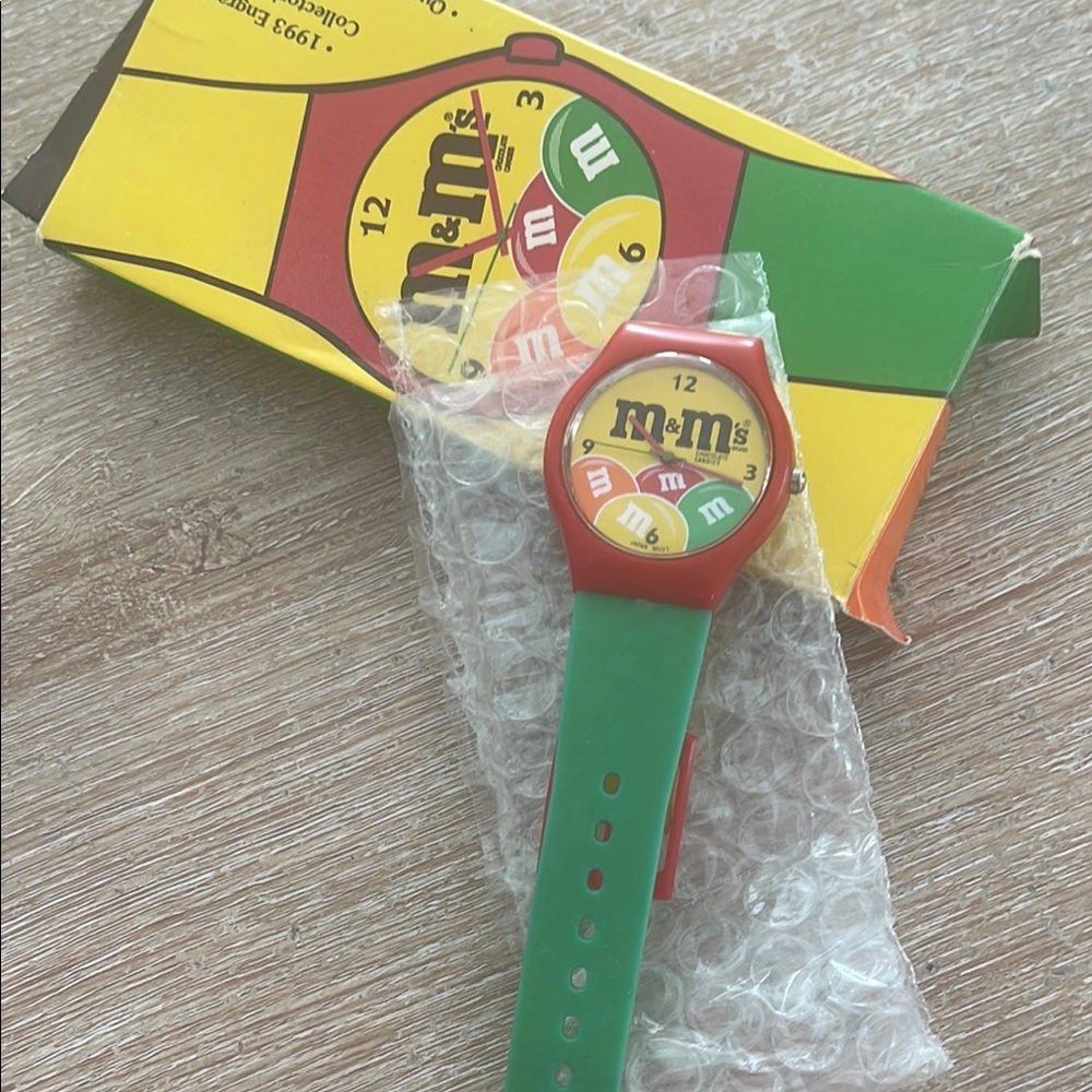 M&M'S Red and Green Watch
